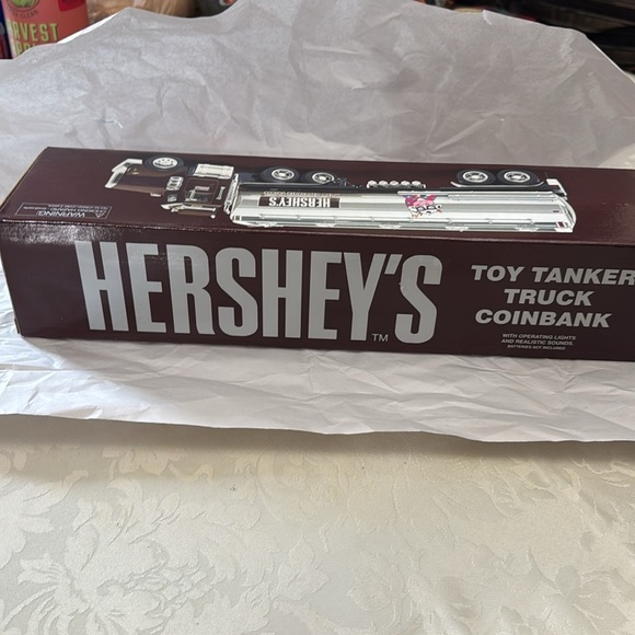 Hershey's Collectible Truck Model chocolate milk,3rd in a series,limited edition - Picture 2 of 5